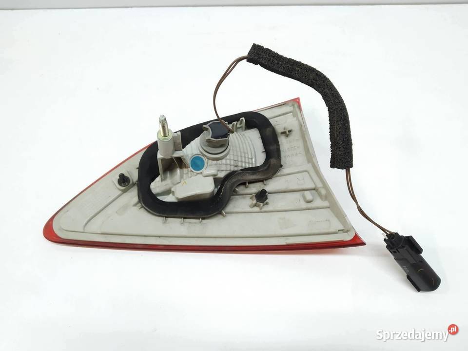 LAMPA TYŁ W KLAPĘ PRAWA CV4413A602AG Ford Kuga