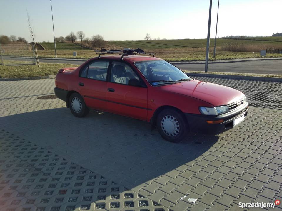 Toyota Corolla E10 Sedan XLi 1992 czerwony sprzedam