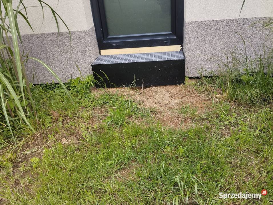 Progi przed budynektaras metalowe Pichorowice