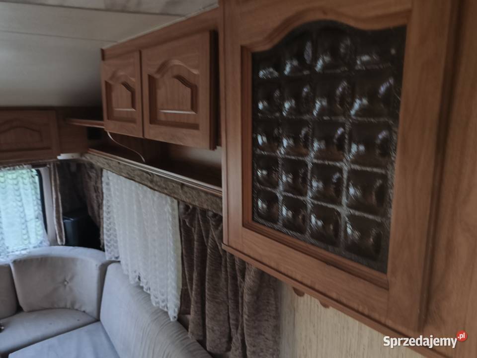 Przyczepa kempingowa KNAUS Azur 380