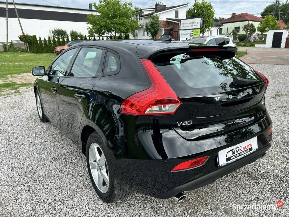 Volvo V40 5 Cylindrów D3 Momentum II 2012 wielofunkcyjna kierownica Nowe Iganie