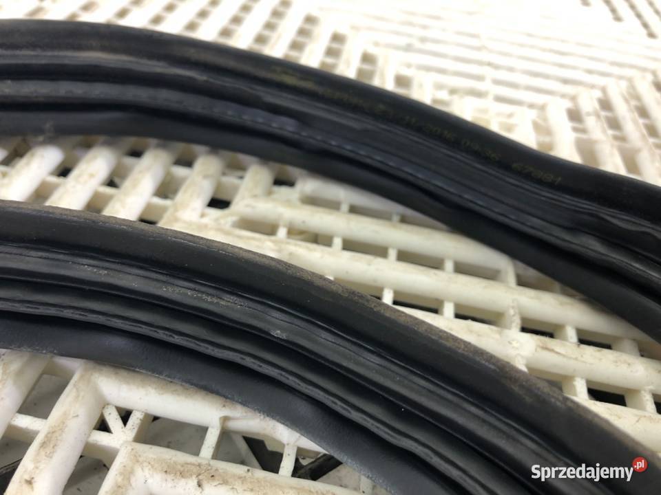 USZCZELKA KLAPY BAGAŻNIKA TOYOTA CHR Crossover