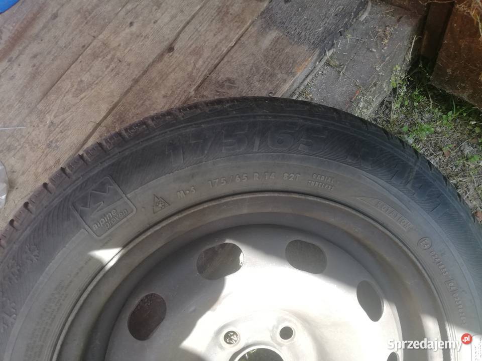 Sprzedam 4 zimowe opony 17565R14 Tstan z felgami śląskie Rajcza