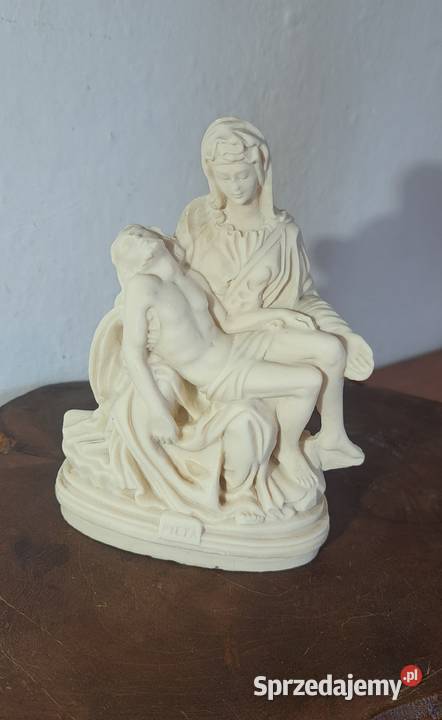 mała rzeźba Pieta kamień żywica