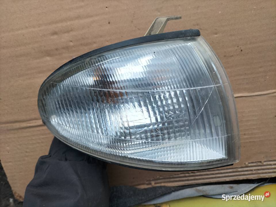 KIERUNKOWSKAZ PRAWY Hyundai Accent 92302222 Oświetlenie Kamień-Kolonia sprzedam