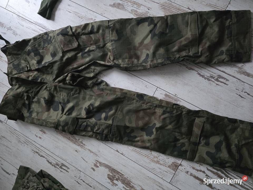 Sprzedam mundury wojskowe Marki