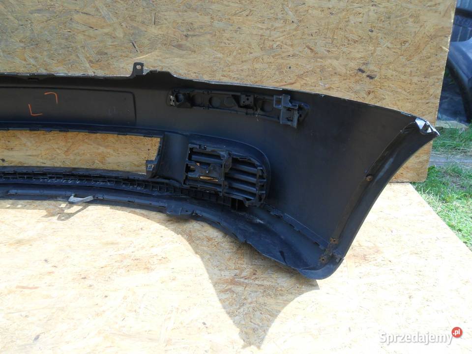 Zderzak przedni Volkswagen Golf V 2004 osobowe Nowy Tomyśl