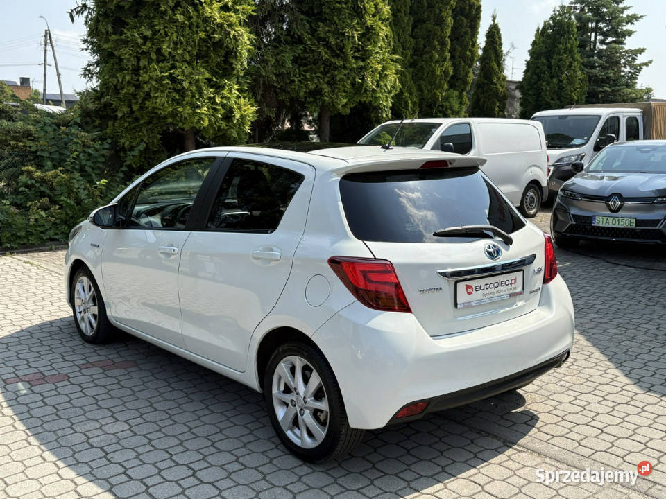 Toyota Yaris 15 Hybrid Biała PerłaKamera wielofunkcyjna kierownica śląskie sprzedam