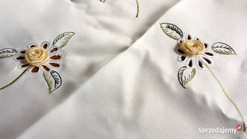 ozdobny obrusik hafty różyczki 85x85 Kraków