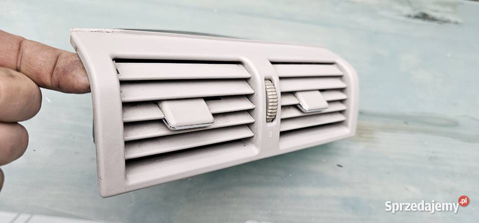 Kratka nawiewu środkowa mercedes w210 2108301554 Zbąszyń