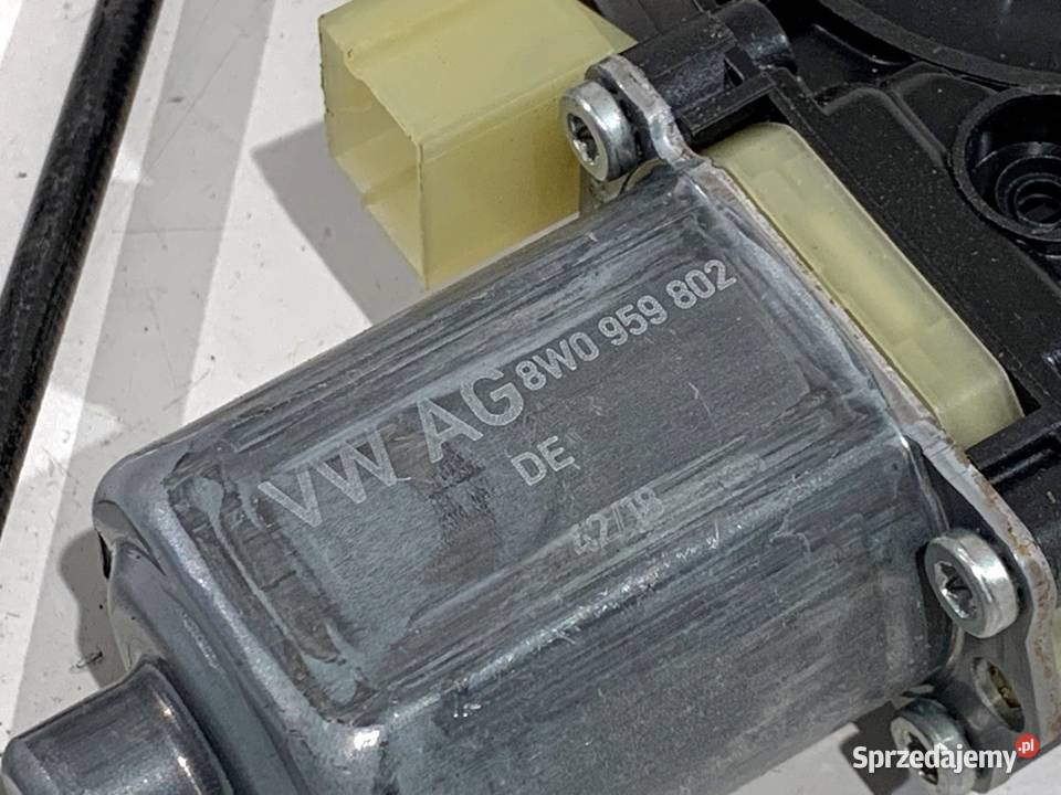 PODNOŚNIK SZYBY LEWY TYŁ AUDI Q8 4M8837461 SUV osobowe podkarpackie