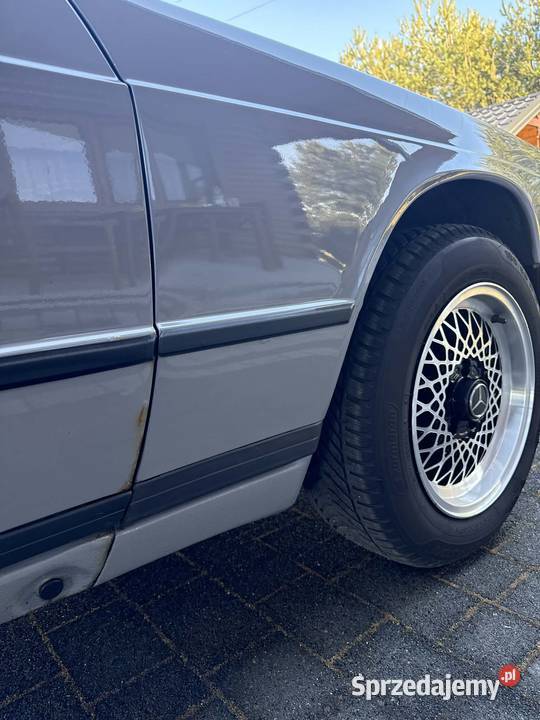 MercedesBenz W201 190 Rok produkcji 1988 łódzkie Wieluń