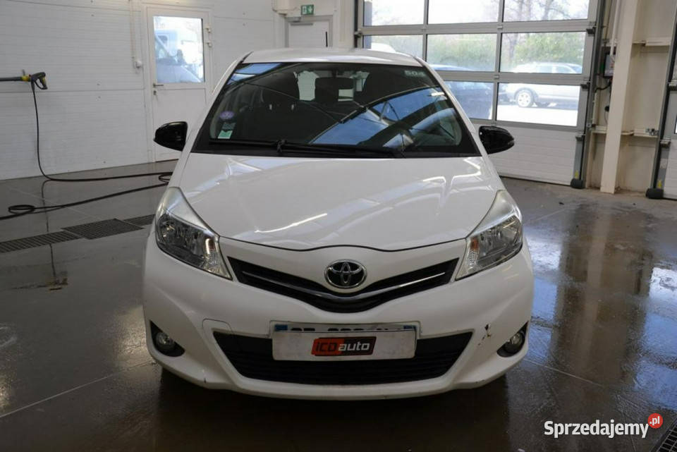 Toyota Yaris 10 benzyna 70 nowy model 140571km Yaris małopolskie Kęty