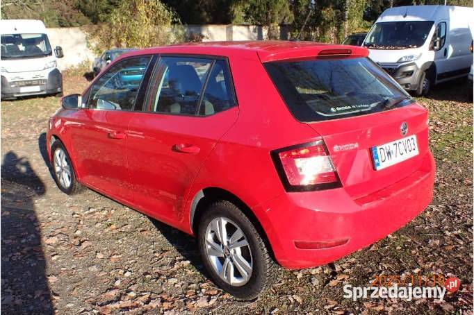 SKODA FABIA 2019 99900 ccm 95 134689km Warszawa