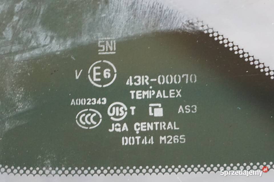 SZYBA KAROSERYJNA PRAWA TYŁ TYLNA INFINITI QX70 osobowe Nowy Tomyśl sprzedam