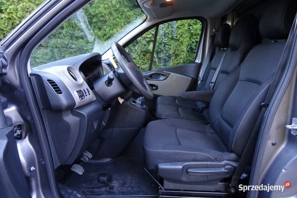 Opel Vivaro Opel Vivaro L2H1 K2900 9 osobowy 125KM mazowieckie sprzedam