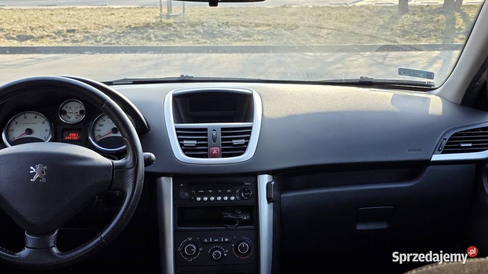 Peugeot 207 16 2010 panorama hak małopolskie