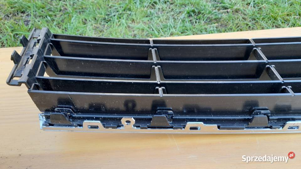 VW PASSAT B7 KRATKA ŚRODKOWA ZDERZAKA PRZEDNIEGO zderzaki zachodniopomorskie Goleniów