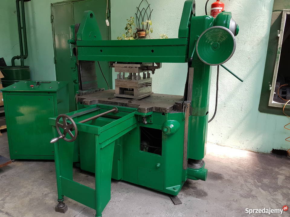 Sprzedam prasę śrubową do tuszowania form sprzedam