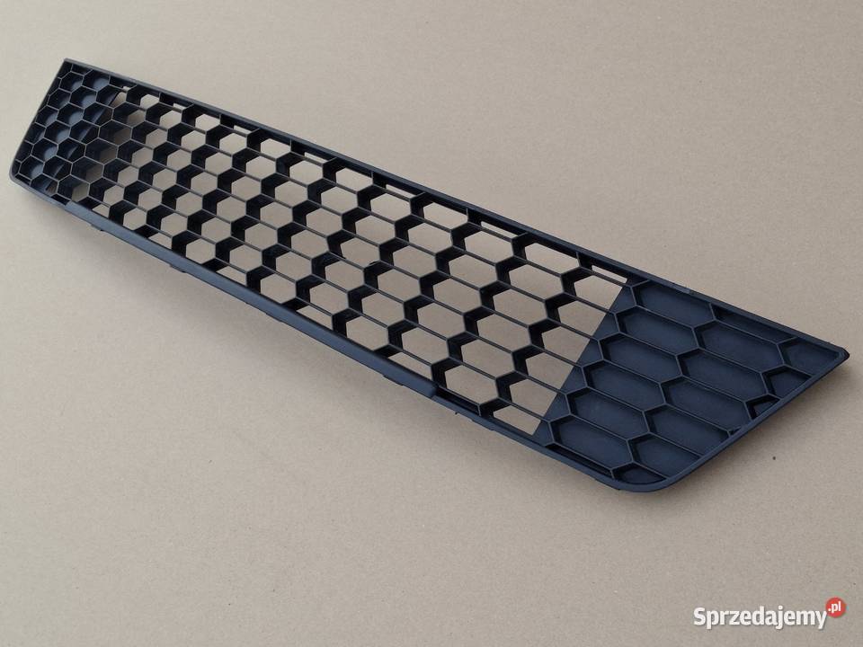 SKODA OCTAVIA 3 III RS KRATKA ZDERZAKA ŚRODKOWA osobowe Zderzaki Bieleń