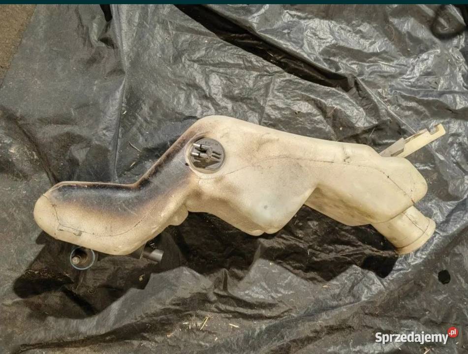 Zbiorniczek spryskiwaczy BMW e32