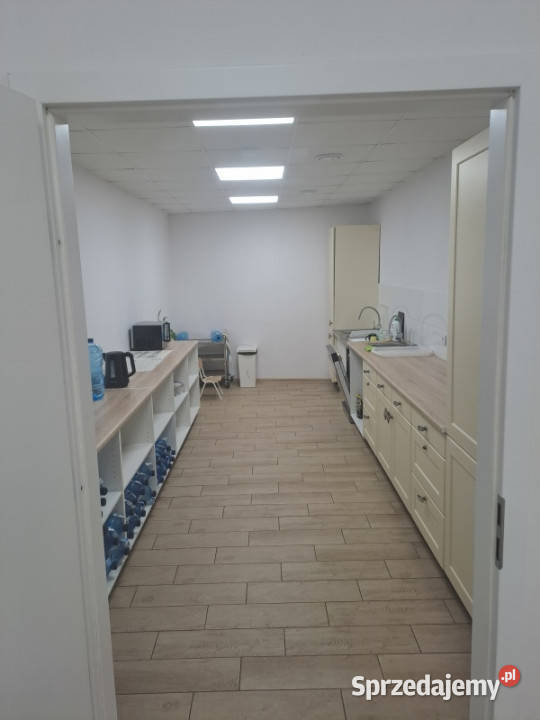 lokal 480 m2 na Bemowie parking głównej ulicy Wynajem