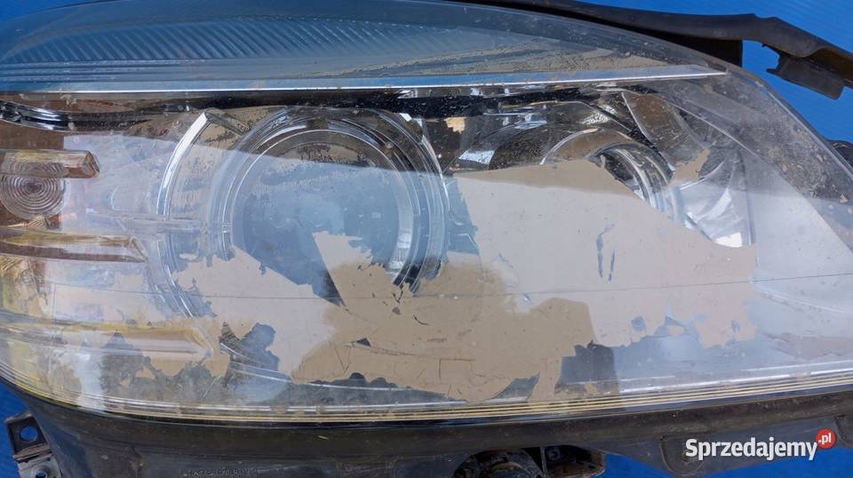 LAMPA PRAWY PRZÓD EUROPA XENON MERCEDES W204 C