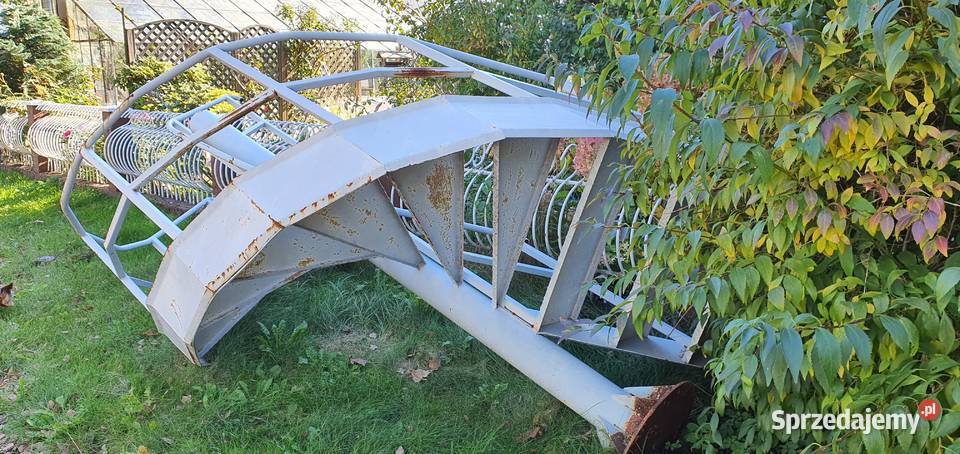 Schody zewnętrzne kręcone spiralne metalowe Wykończenie wielkopolskie Piła