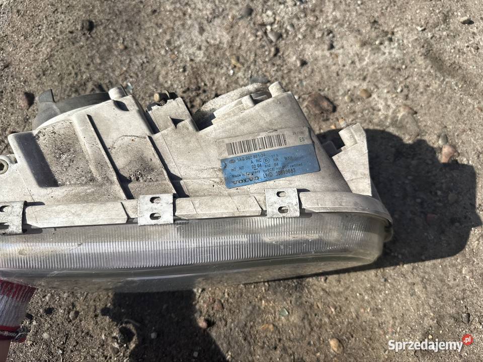 Lampa przód Volvo v40 s40 I osobowe Ostrów Wielkopolski