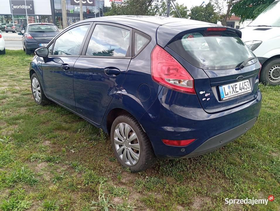Ford fiesta 1 właściciel niski przebieg bogate wielofunkcyjna kierownica Fiesta