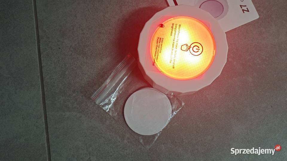 Kolorowa lampka mocowana na magnes sprzedam