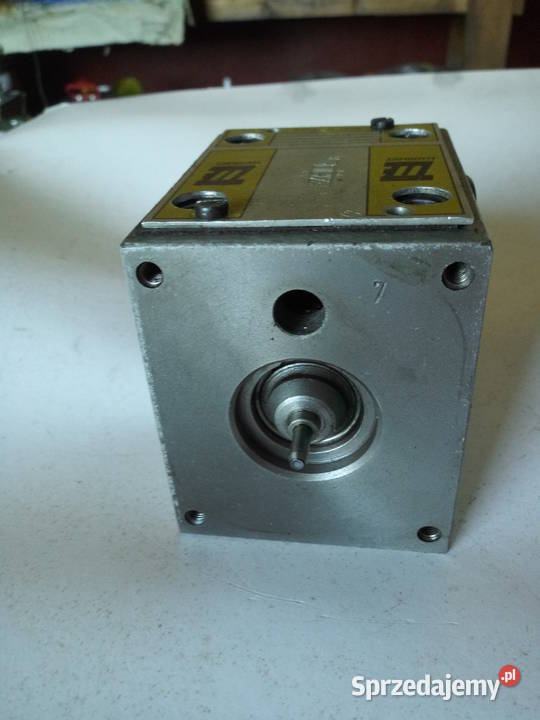 Rozdzielacz 4WE10 J50G24NZ4 p315MPa Olkusz