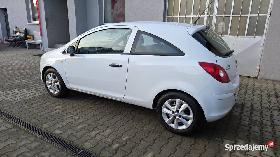 Opel Corsa D 10i manualna Samochody osobowe Nysa