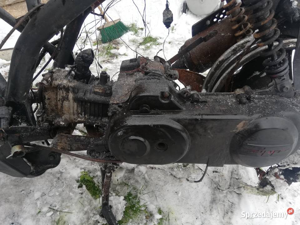 Rama z silnikiem i papierami Zipp 50 CY50T8 i Wierzawice