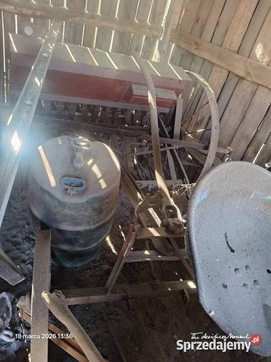 Sprzedam siewnik konny 13 lejową Pozostałe