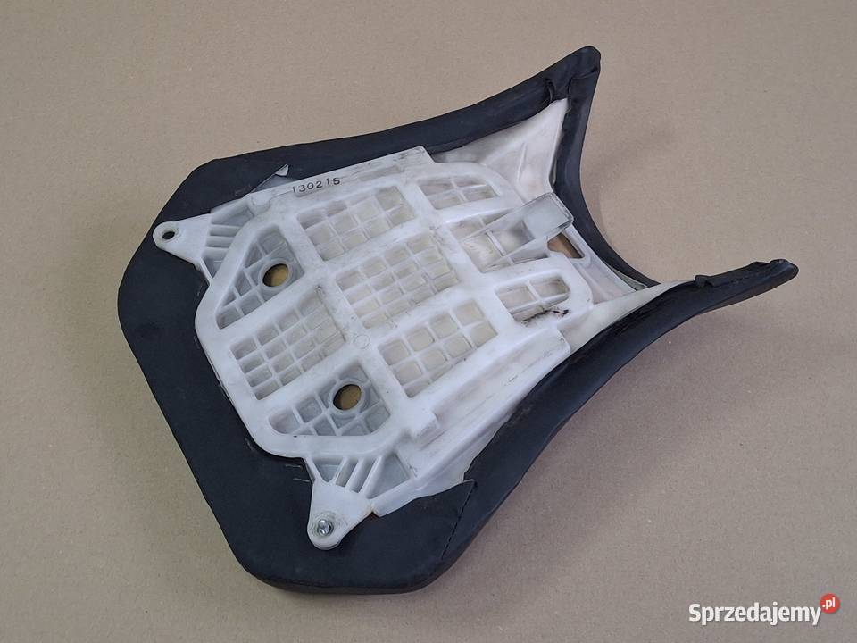 YAMAHA R1 0001 RN04 FOTEL SIEDZENIE KANAPA Bieleń