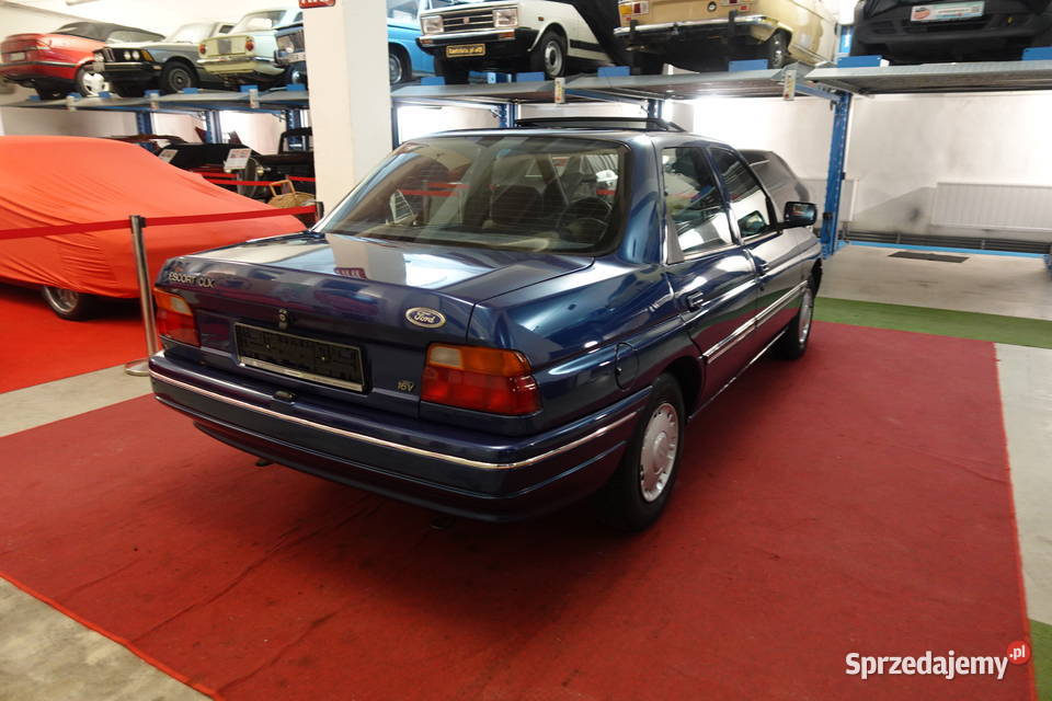 Ford Escort 16 16V CLX sedan 1 właściciel VAT marża Zgierz