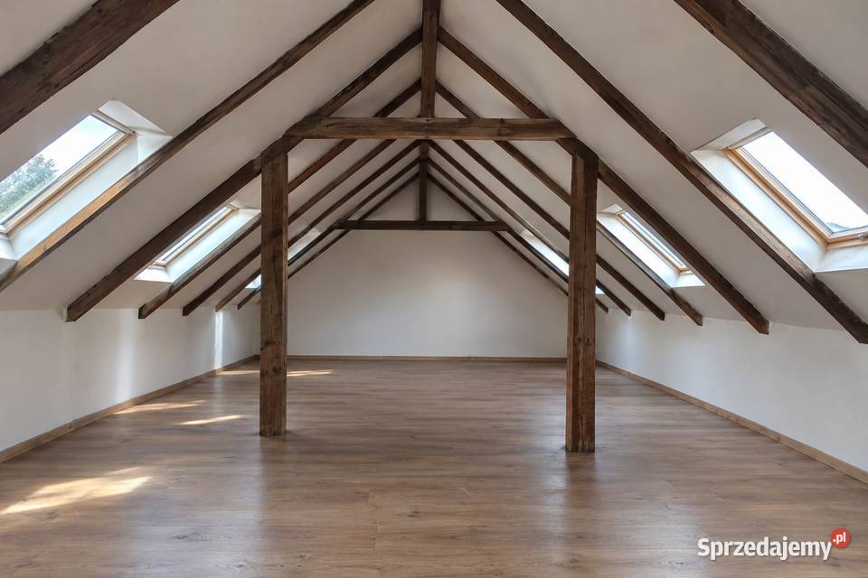 KLIMATYCZNE poddasze 102m2 na warsztaty sesje Piętro 1 sprzedam