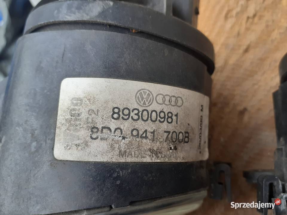 Halogeny Audi A4 B5 24 V6 Quattro ORYGINAŁ Części samochodowe Stara Wieś