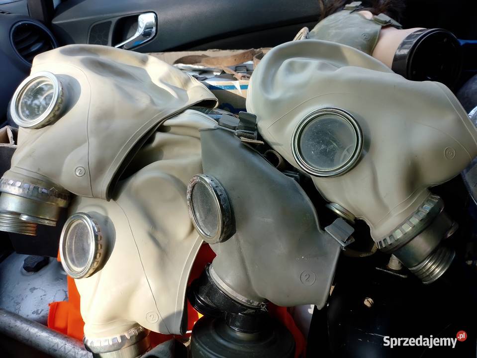 Maski i p gaz PRL zapasy wojskowe Jarosław sprzedam