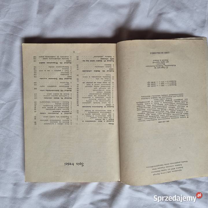 Młody modelarz rakiet książka 1981r modelarstwo Brzesko