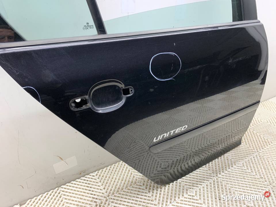 DRZWI PRAWY TYŁ VW GOLF V Hatchback 0310 CZARNY sprzedam