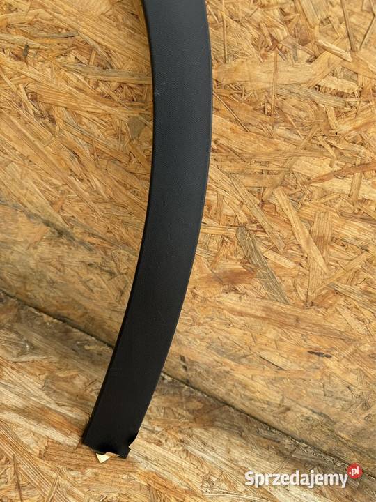 Listwa błotnika przód prawa rh Mercedesbenz gla osobowe Sieraków