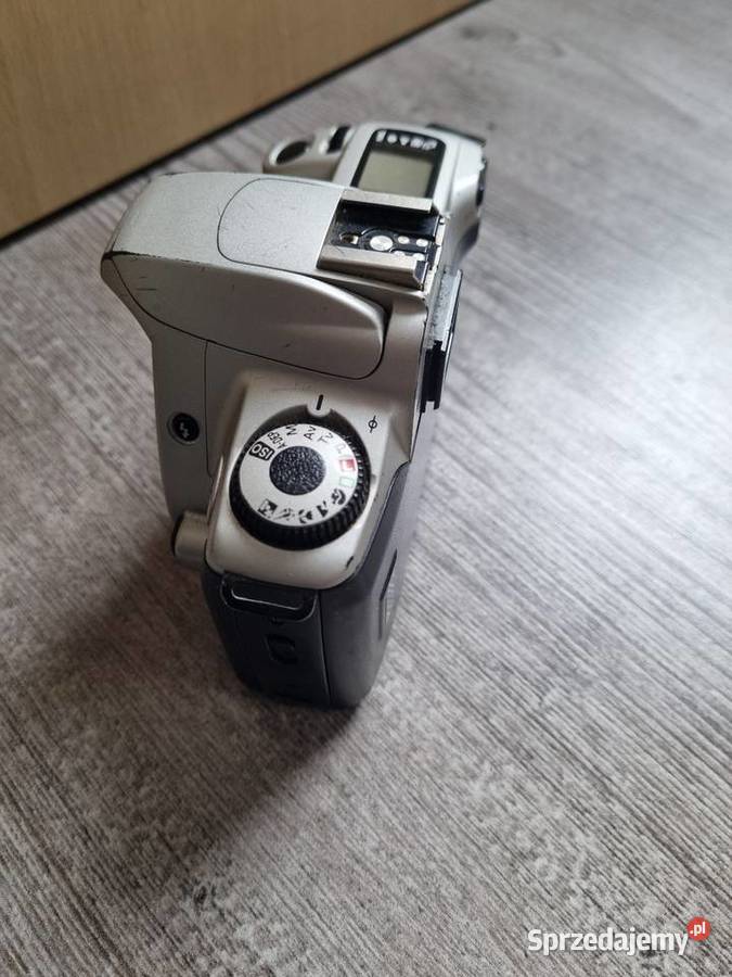 Aparat fotograficzny analogowy lustrzanka CANON Aparaty pomorskie Solnica