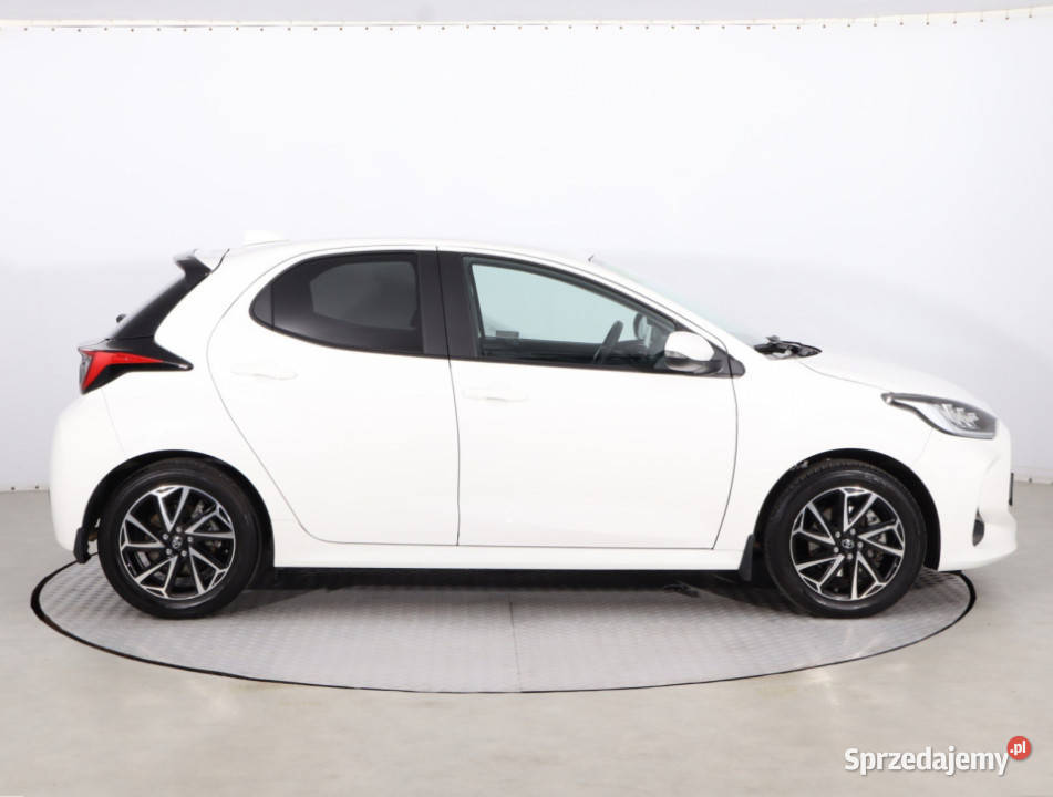 Toyota Yaris 15 VVTi Hybrid Yaris Piaseczno