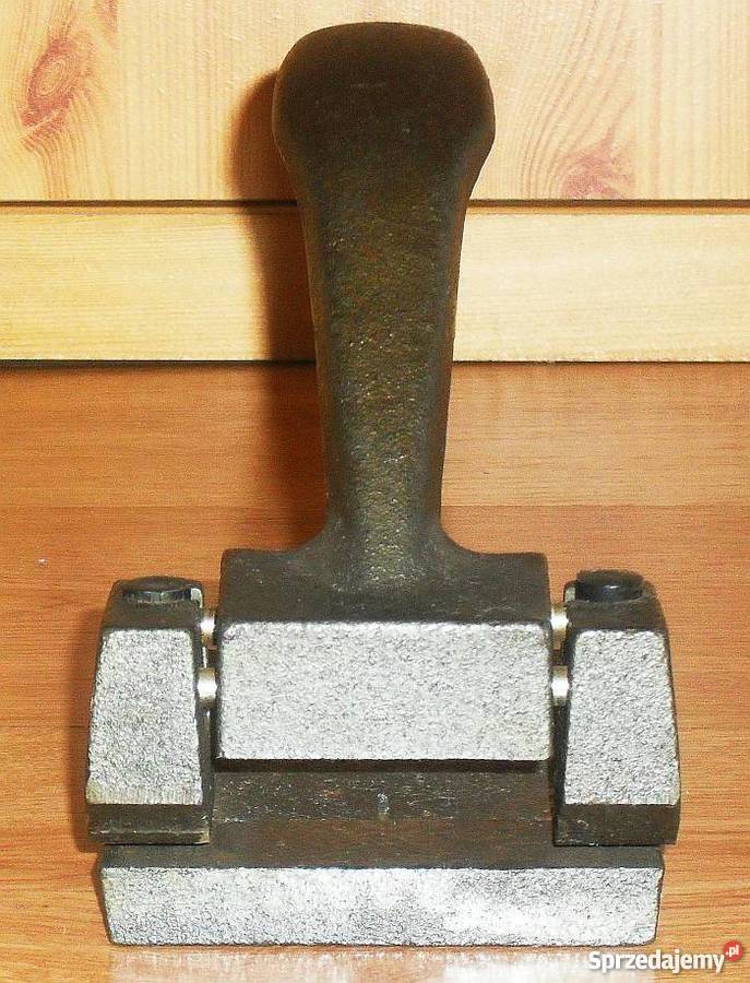 Stary masywny dziurkacz żeliwny PRL VINTAGE odcienie szarości Gliwice