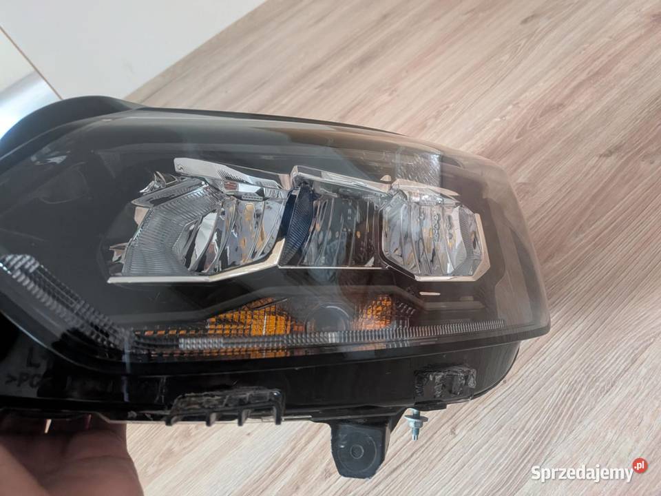 Reflektor lewy lampa Peugeot 208 Full led osobowe Wrocław