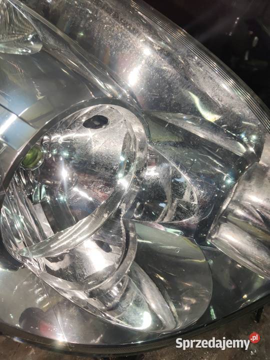 Lampa prawa przednia z Toyota Carola Verso 22 Lampy przednie Terebiń sprzedam