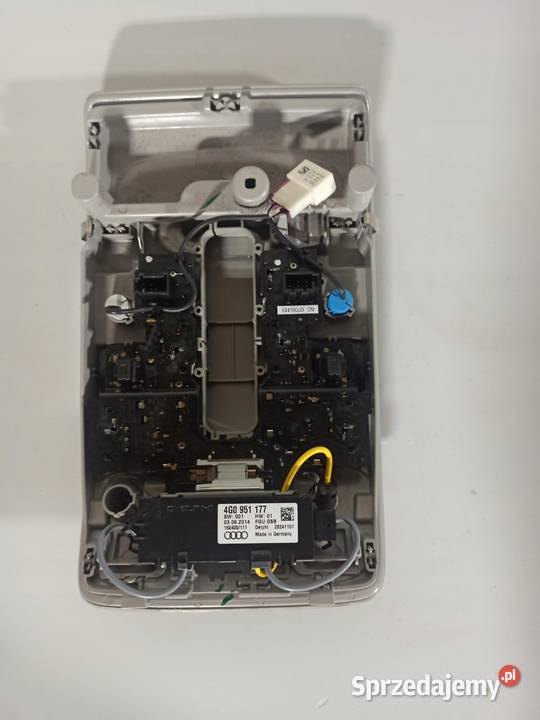AUDI A6 LAMPKA PODSUFITKI 4G0947135 osobowe Części samochodowe