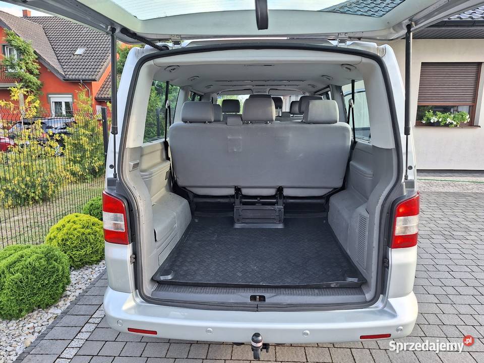 Wyporzyczalnia samochodów VW T5 Lang 9 osobowy Wynajem pojazdów Raczyn